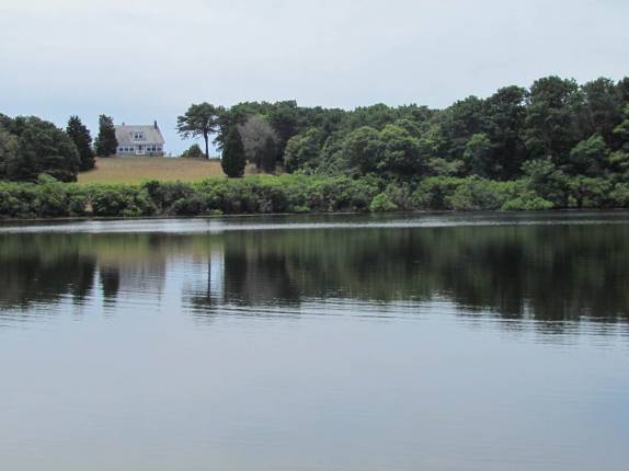 Uma das muitas mansões na península de Cape Cod, litoral sul de Massachusetts, nos Estados Unidos